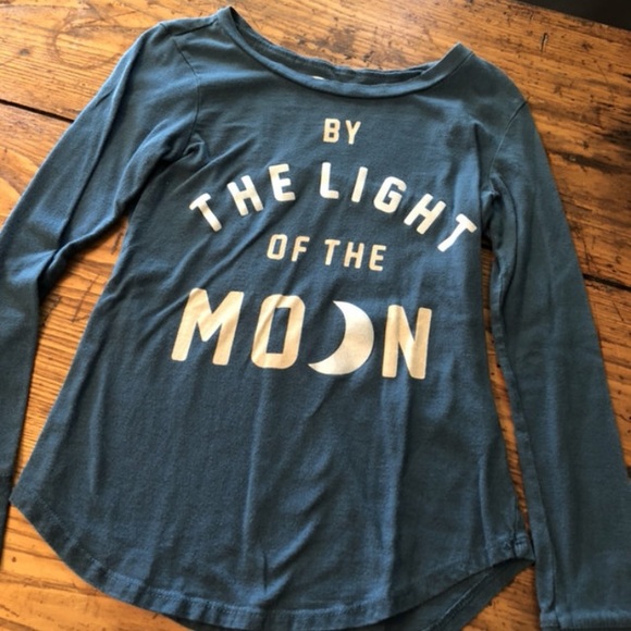 𝙱𝚢 𝚝𝚑𝚎 𝚕𝚒𝚐𝚑𝚝 𝚘𝚏 𝚝𝚑𝚎 𝚖𝚘☾𝚗 𝚝𝚘𝚙 - Picture 3 of 5